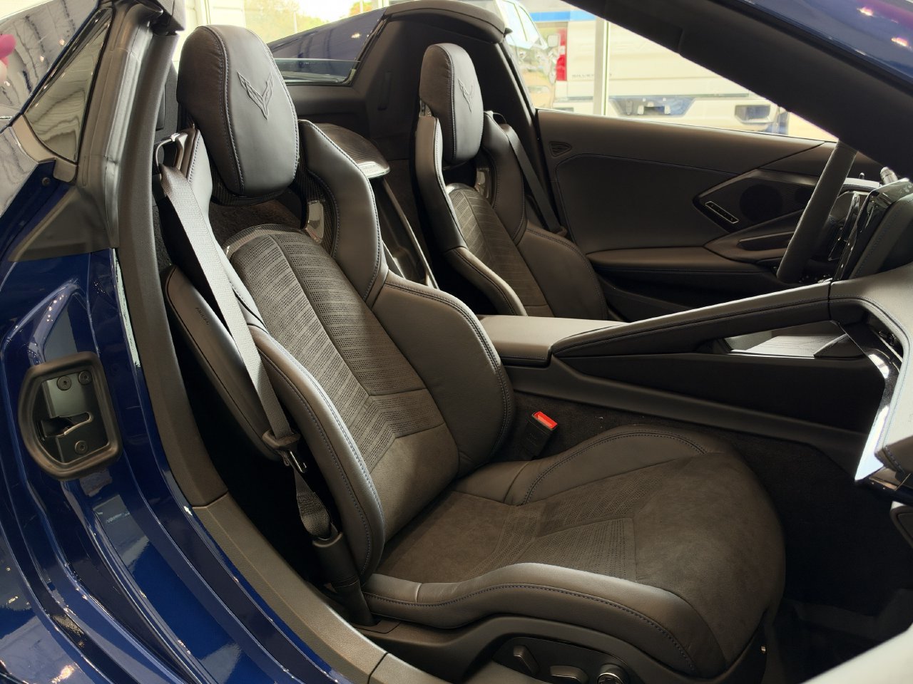 New 2027 Chevrolet Corvette Grand Sport w/ Stealth Interior Trim Package RWD image 24
