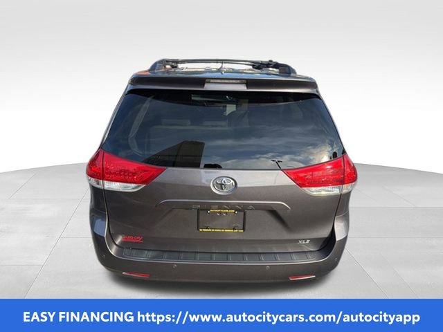 Used 2011 Toyota Sienna XLE w/ Premium Pkg FWD image 6