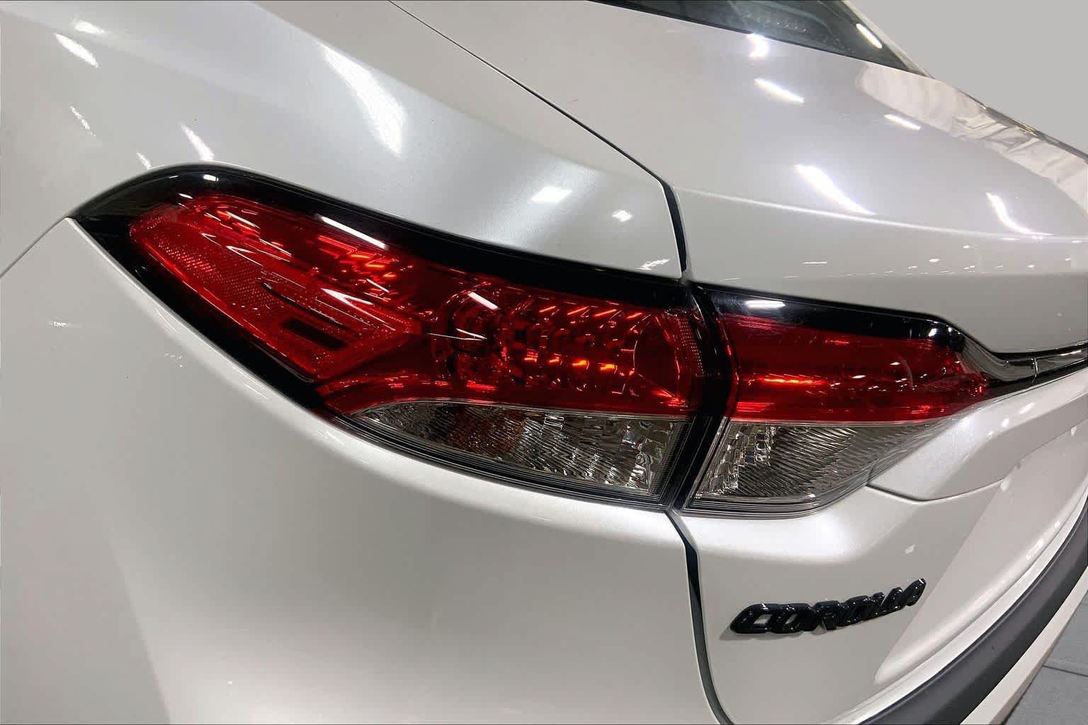 Used 2025 Toyota Corolla LE FWD image 29