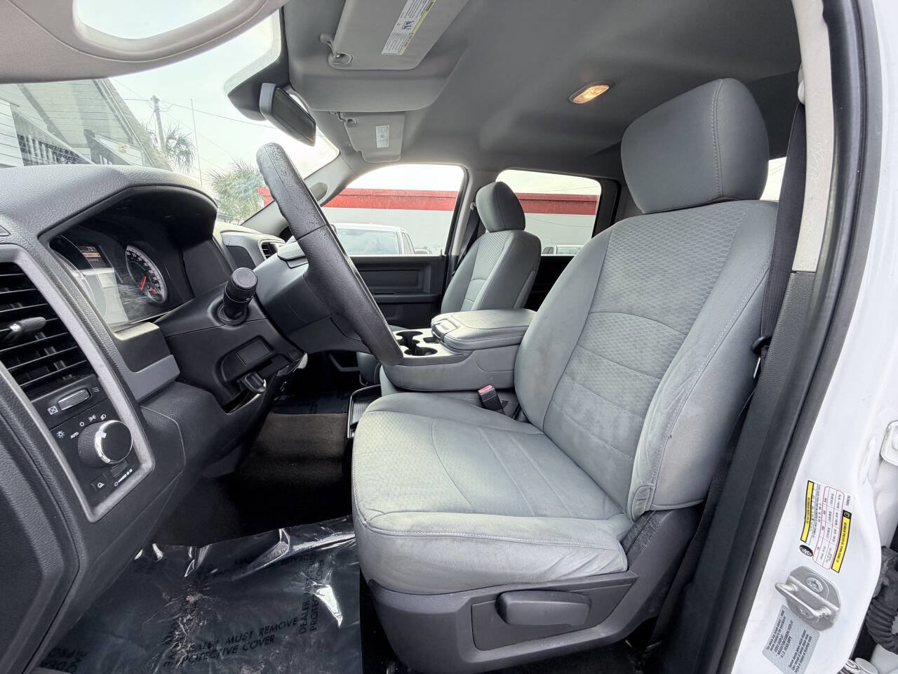 Used 2015 RAM 2500 Tradesman w/ Chrome Appearance Group AWD/4WD image 12