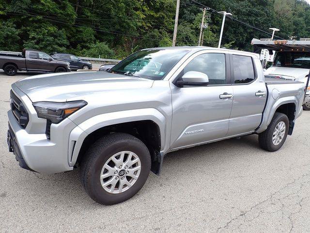 Certified 2025 Toyota Tacoma SR5 AWD/4WD image 7