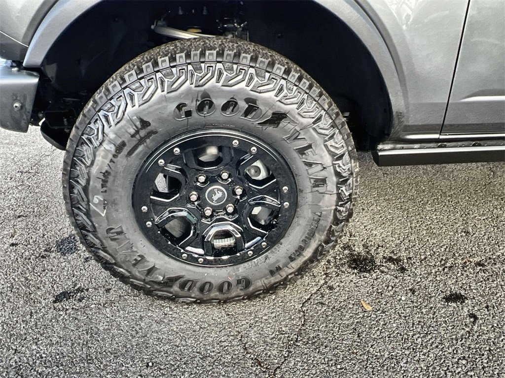 New 2025 Ford Bronco Badlands image 12