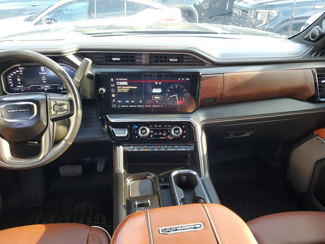 Used 2024 GMC Sierra 3500 Denali Ultimate AWD/4WD image 14