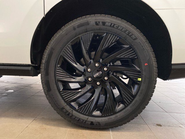 New 2026 Lincoln Navigator L Black Label AWD/4WD image 29