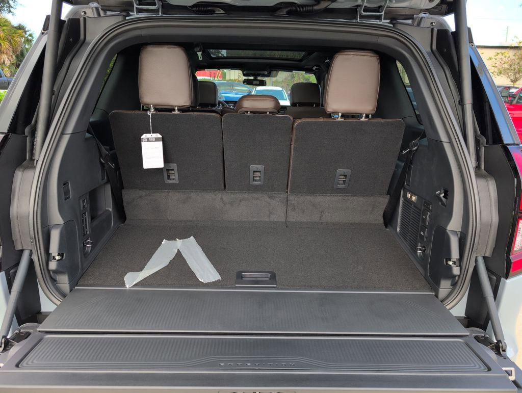 New 2025 Ford Expedition King Ranch image 27