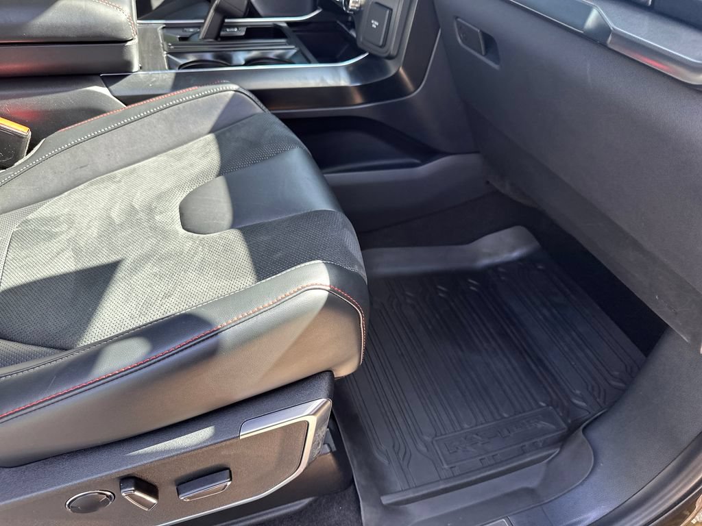 Used 2025 Ford F150 Raptor AWD/4WD image 40