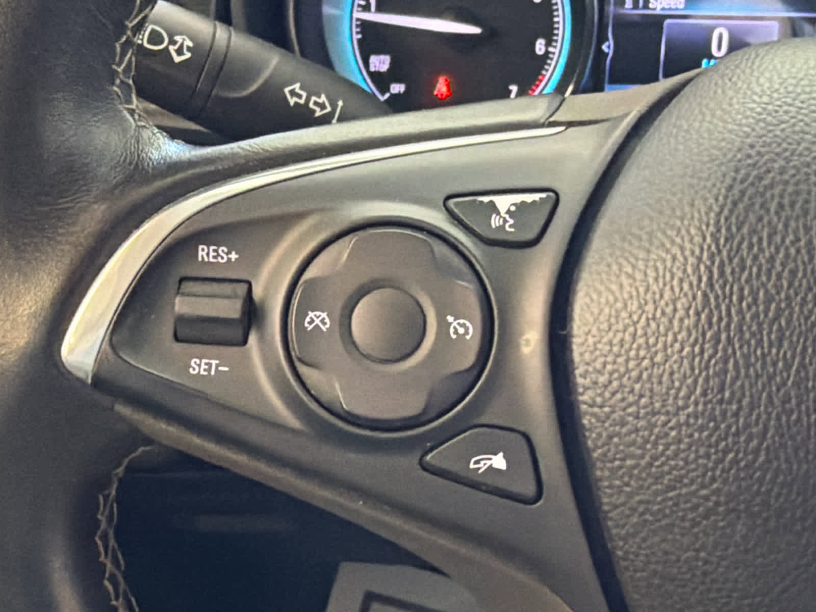 Used 2018 Buick Envision Preferred image 32