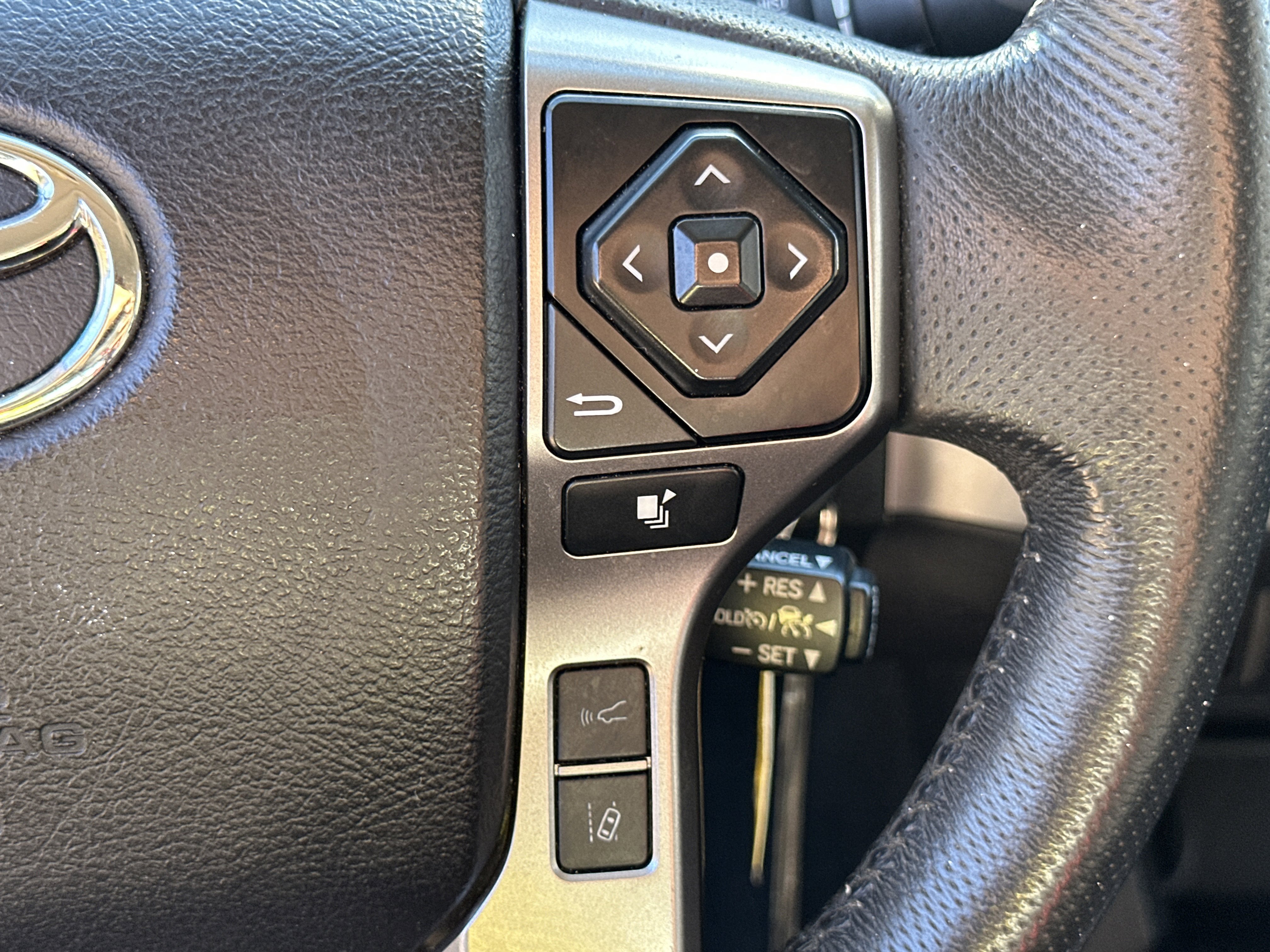 Used 2022 Toyota Tacoma SR5 image 25