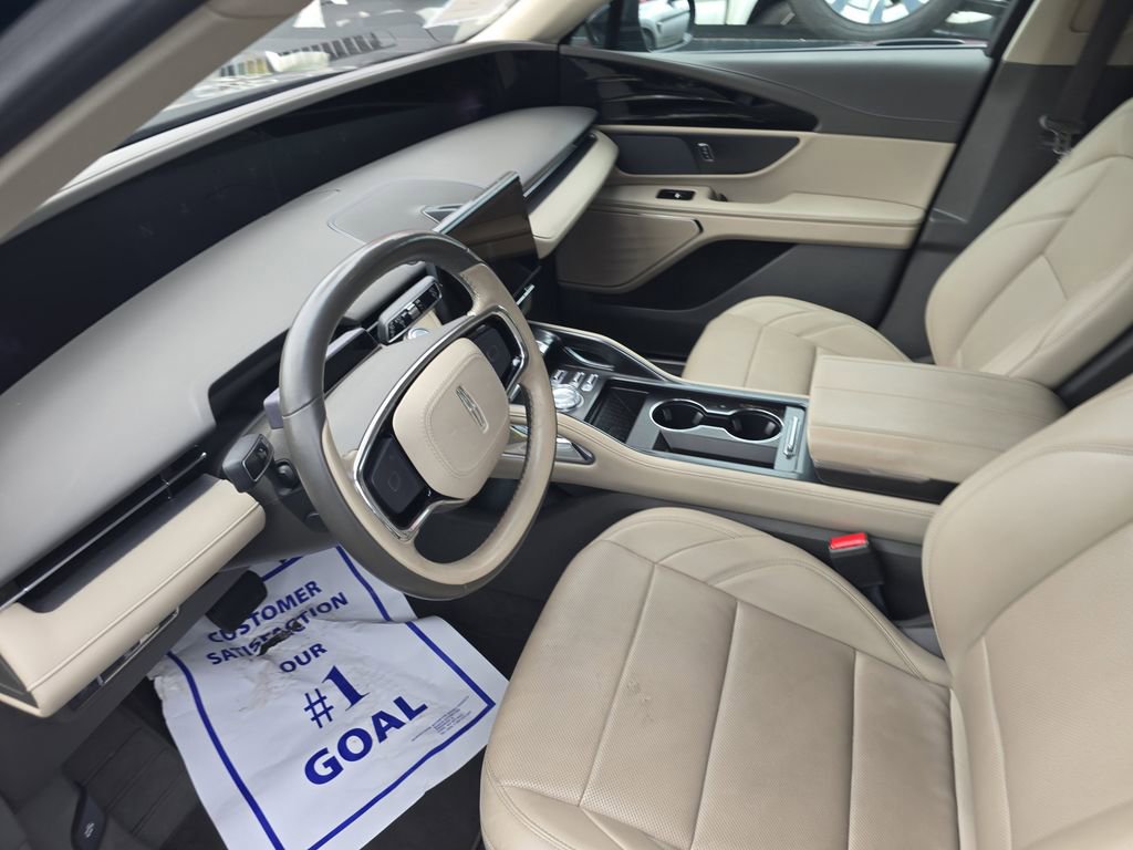 Used 2024 Lincoln Nautilus Premier image 17