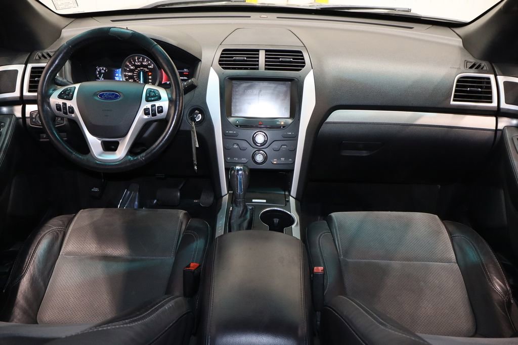 Used 2015 Ford Explorer XLT w/ Equipment Group 202B image 30