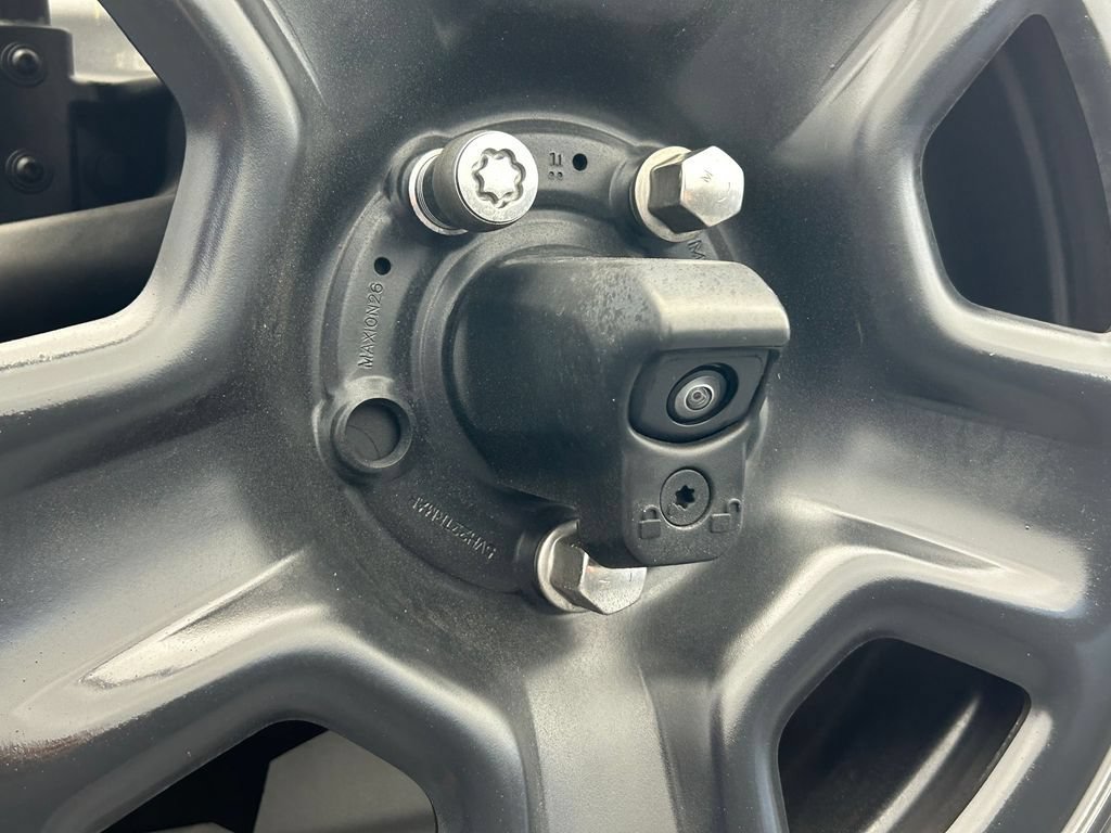 Used 2024 Jeep Wrangler Unlimited Sport AWD/4WD image 18