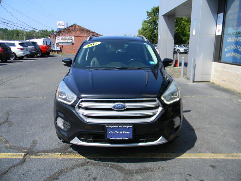Used 2017 Ford Escape Titanium image 3