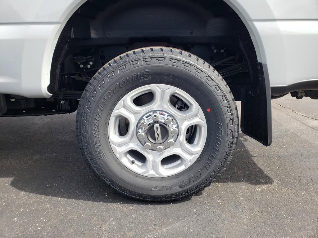 New 2026 Ford F350 XLT w/ FX4 Off-Road Package AWD/4WD image 12