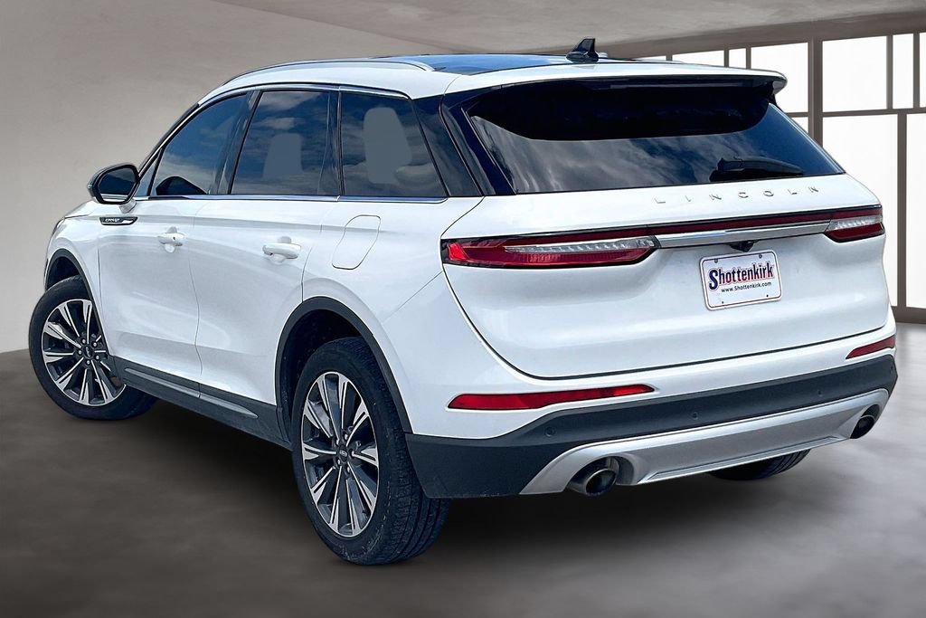 Used 2022 Lincoln Corsair Reserve w/ Elements Package FWD image 4