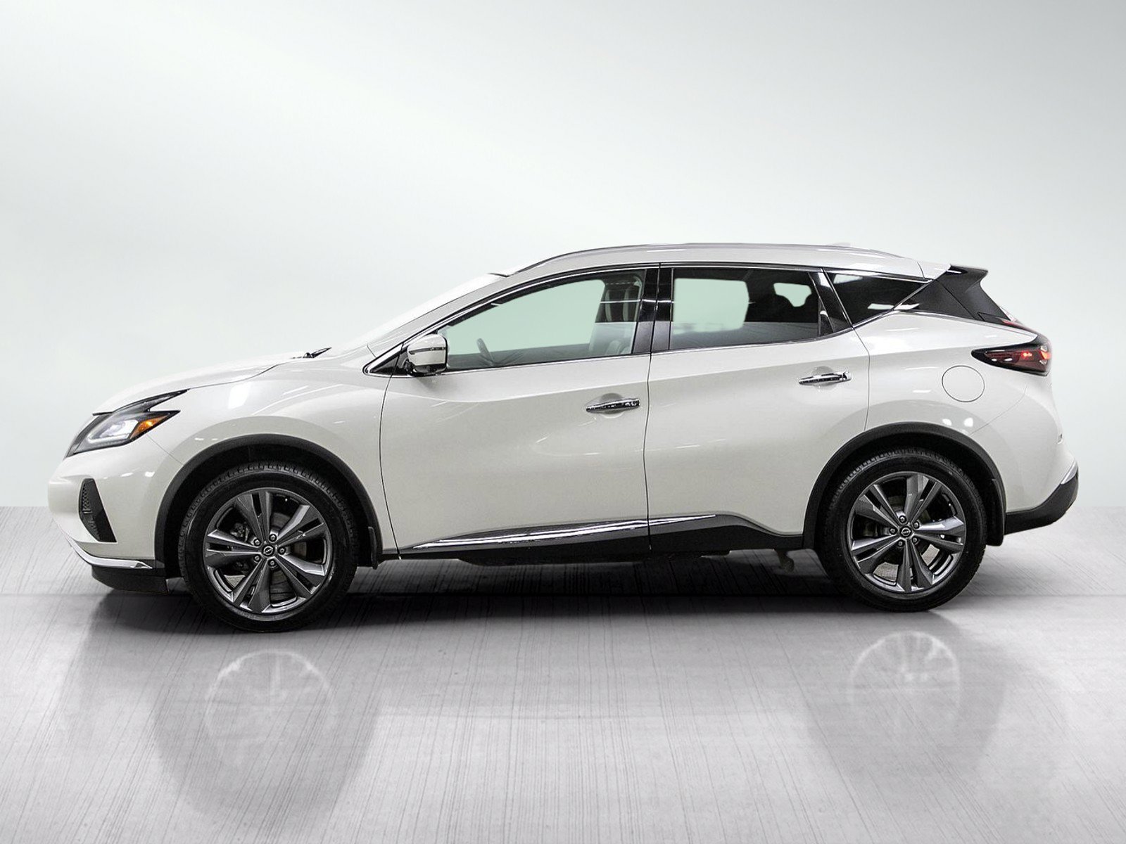 Used 2024 Nissan Murano Platinum AWD/4WD image 2