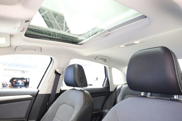 Used 2025 Volkswagen Jetta SE image 27