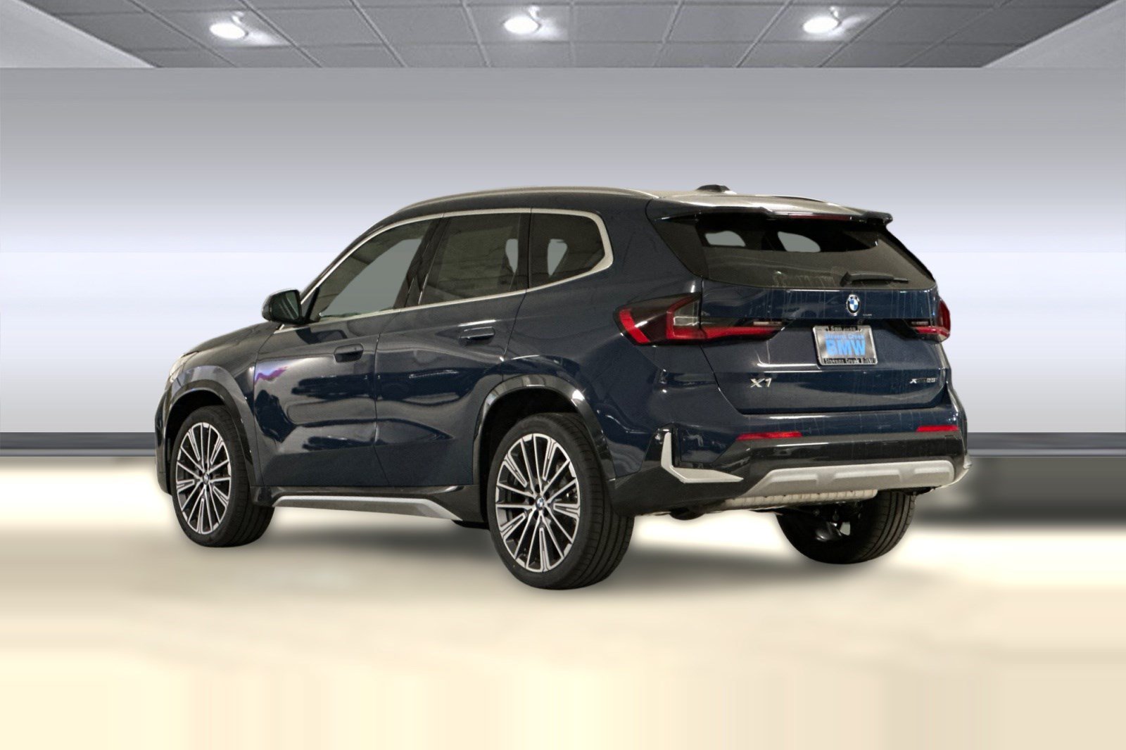 New 2026 BMW X1 xDrive28i w/ Technology Package AWD/4WD image 3