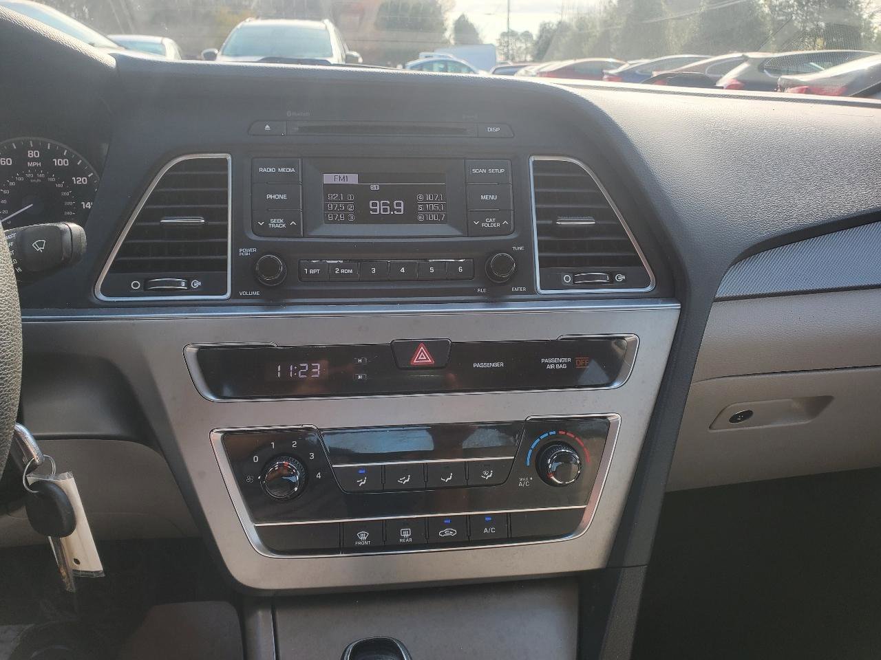 Used 2017 Hyundai Sonata SE image 18