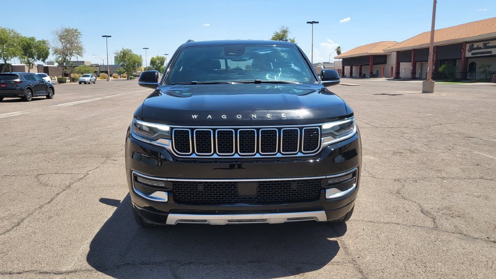 Used 2024 Jeep Wagoneer Series II w/ Flexible Seating Group AWD/4WD image 3