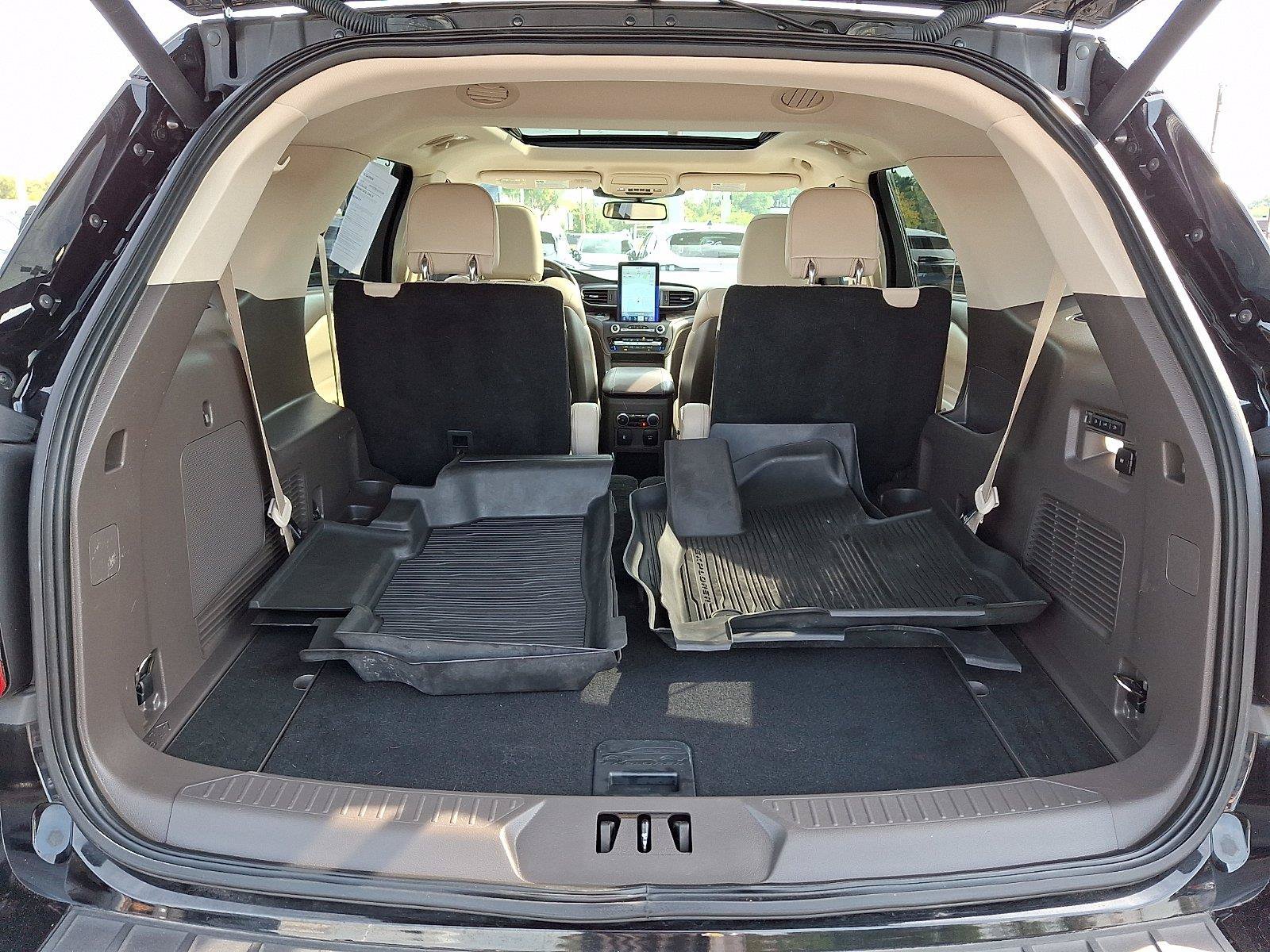 Used 2020 Ford Explorer Platinum w/ Premium Technology Package AWD/4WD image 32