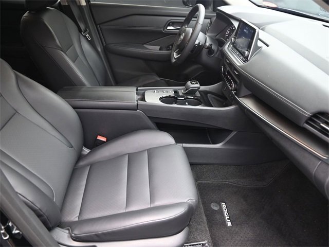 Used 2024 Nissan Rogue SV w/ SV Premium Package image 37