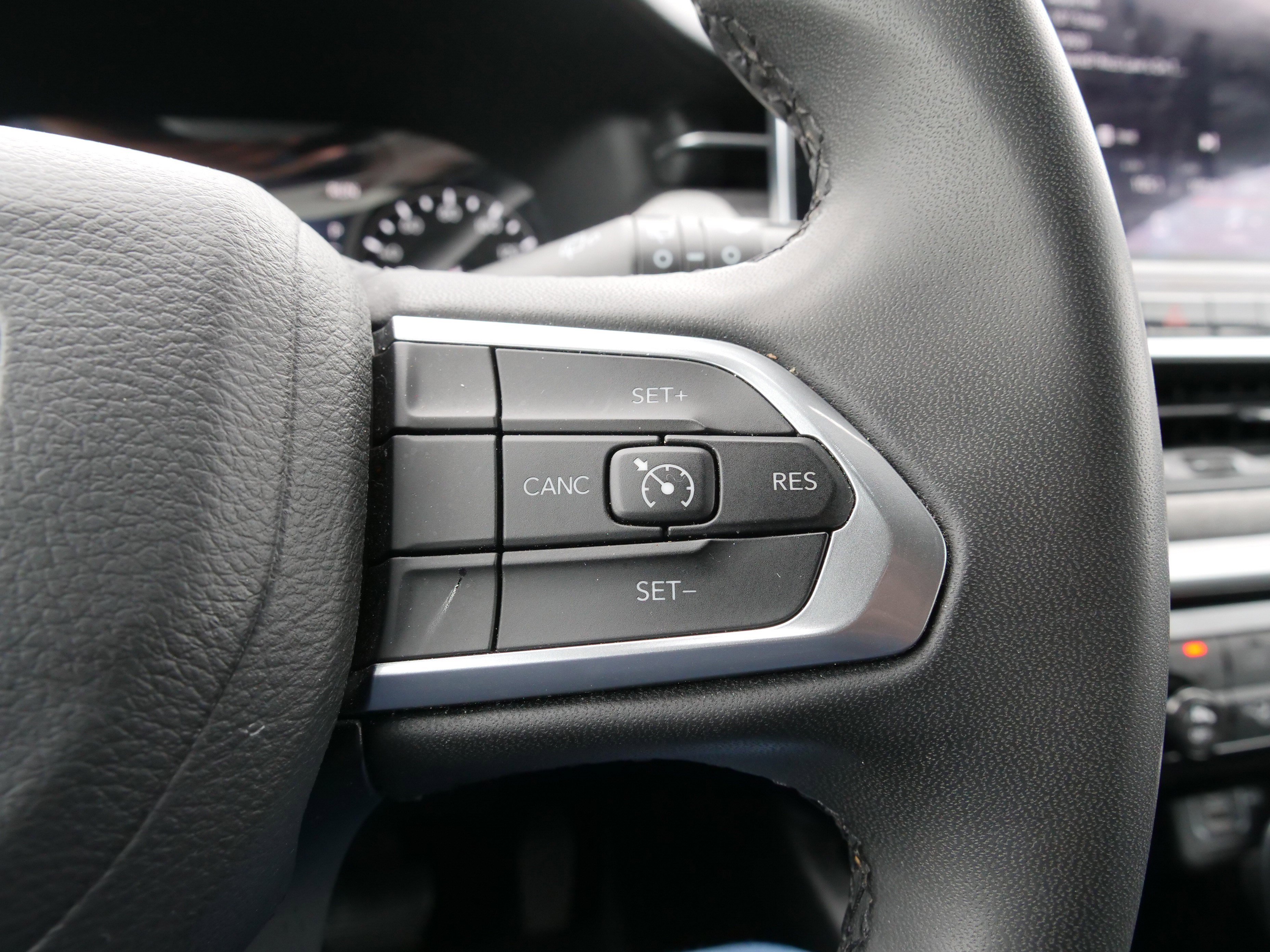 Used 2024 Jeep Compass Latitude image 21