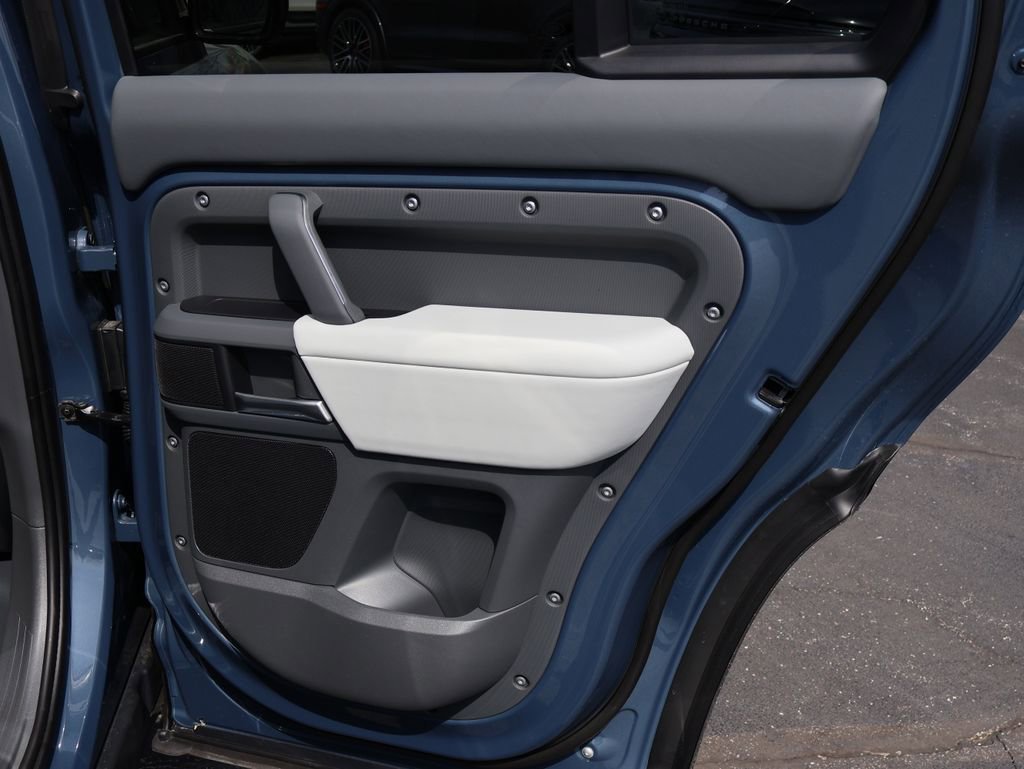 New 2026 Land Rover Defender 110 X-Dynamic SE image 14