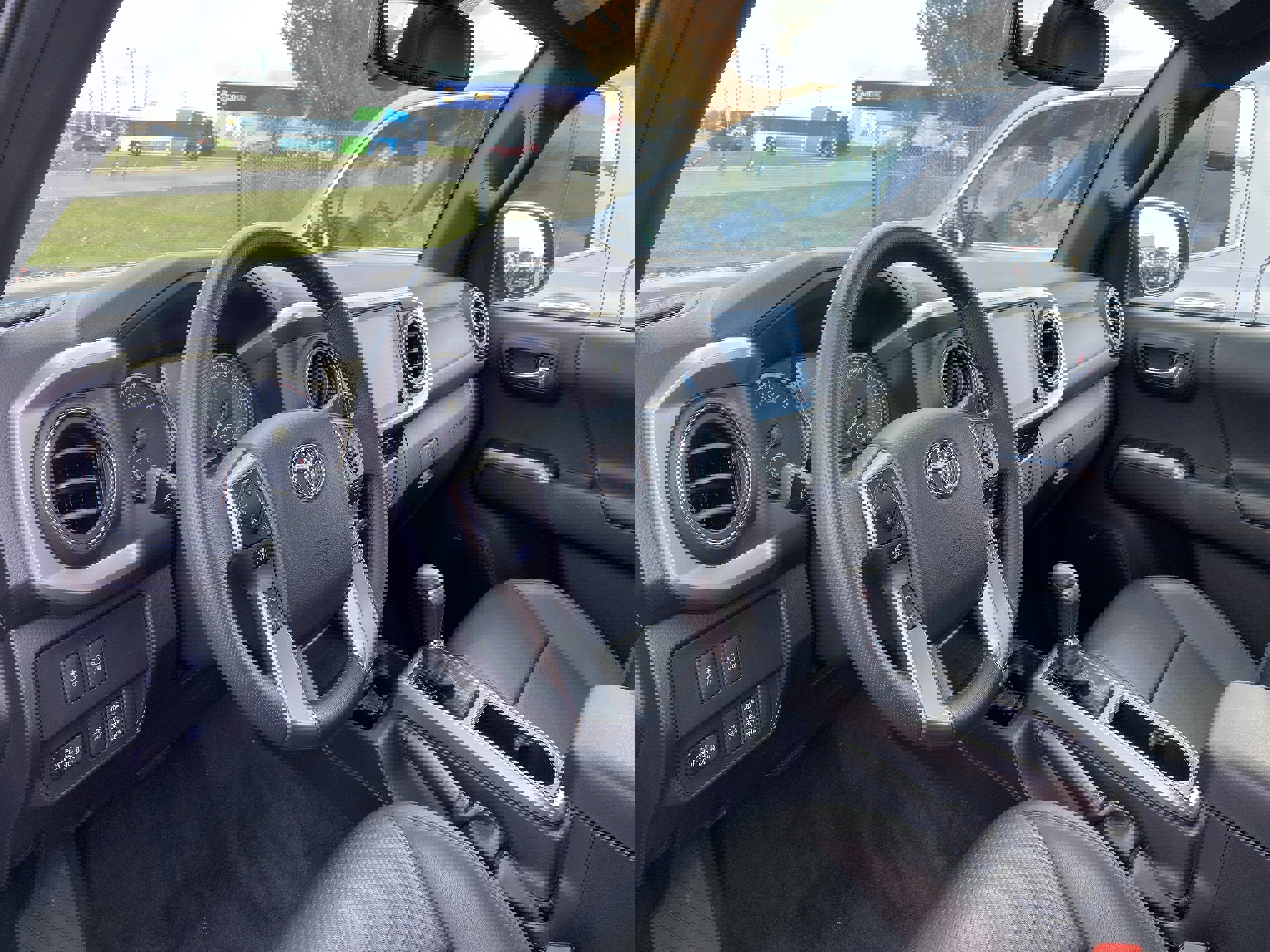 Used 2023 Toyota Tacoma Limited image 9