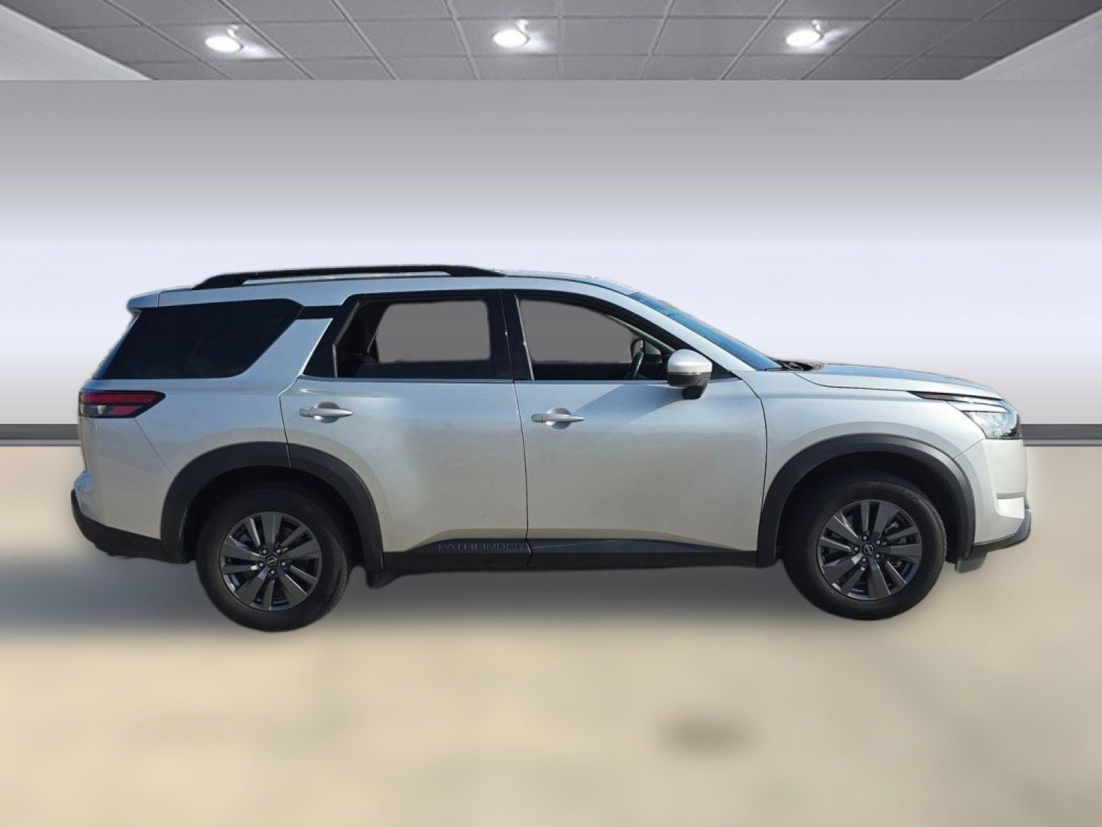 Used 2024 Nissan Pathfinder SV w/ SV Premium Package image 34