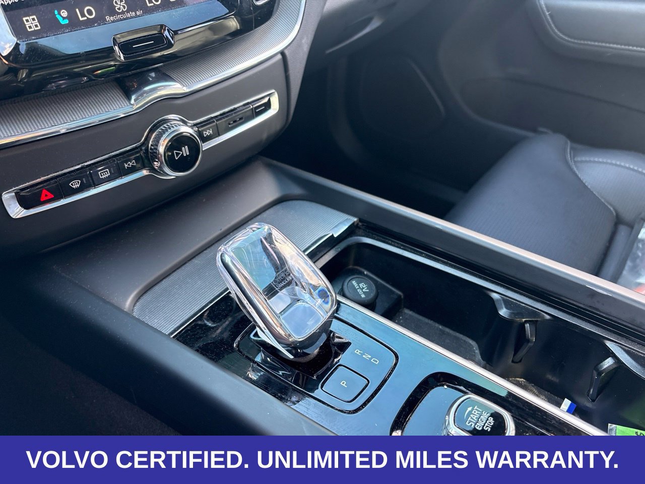 Certified 2025 Volvo XC60 T8 Ultra w/ Climate Package AWD/4WD image 22