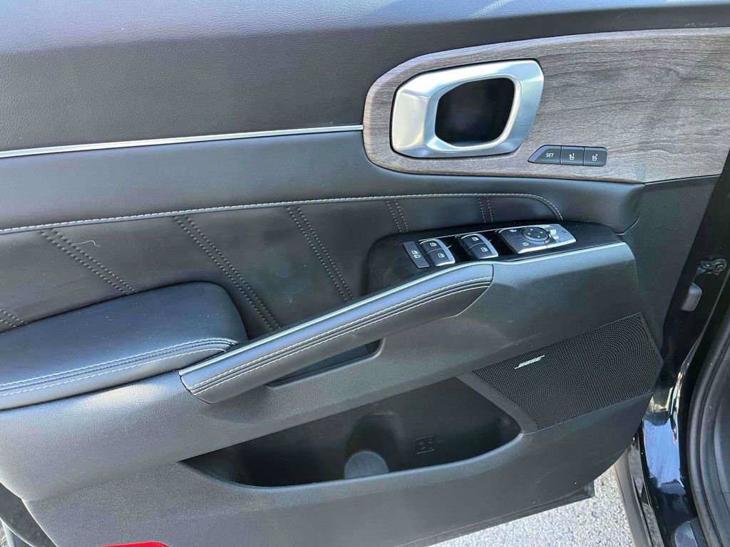 Used 2023 Kia Sorento SX Prestige image 14