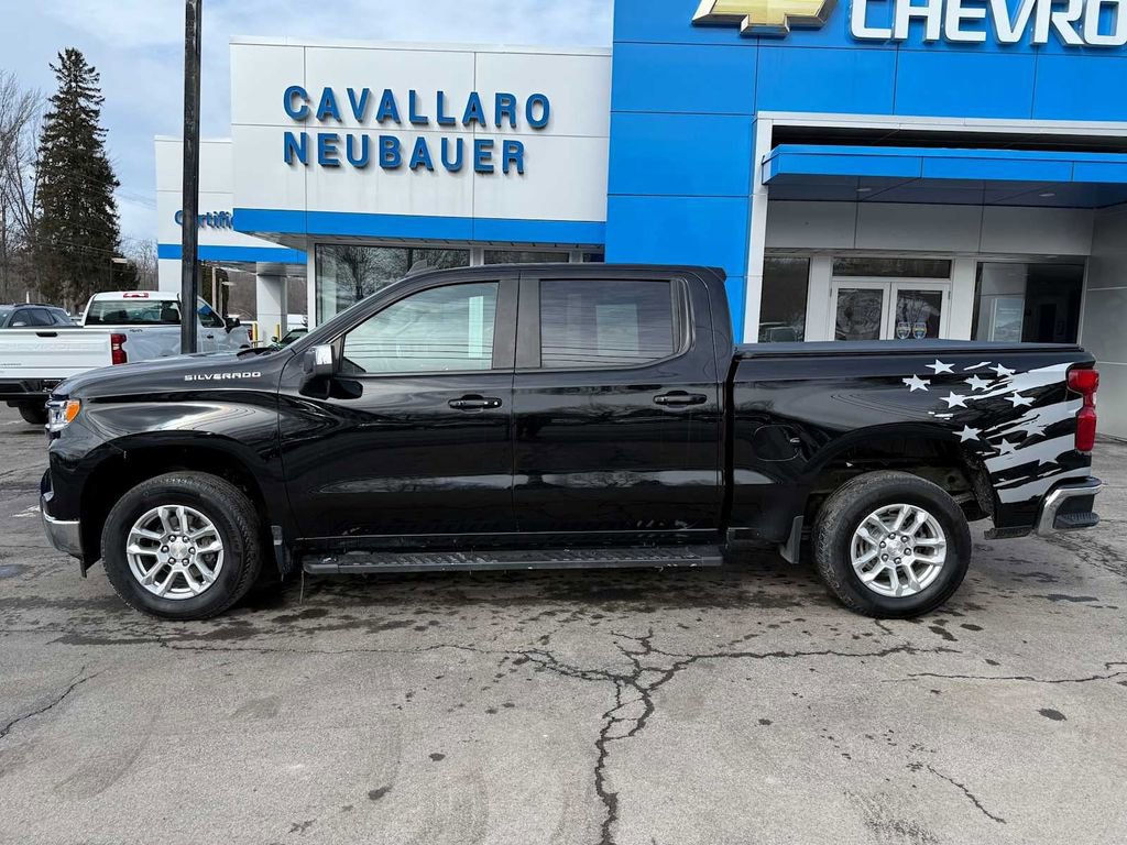 Used 2023 Chevrolet Silverado 1500 LT image 8