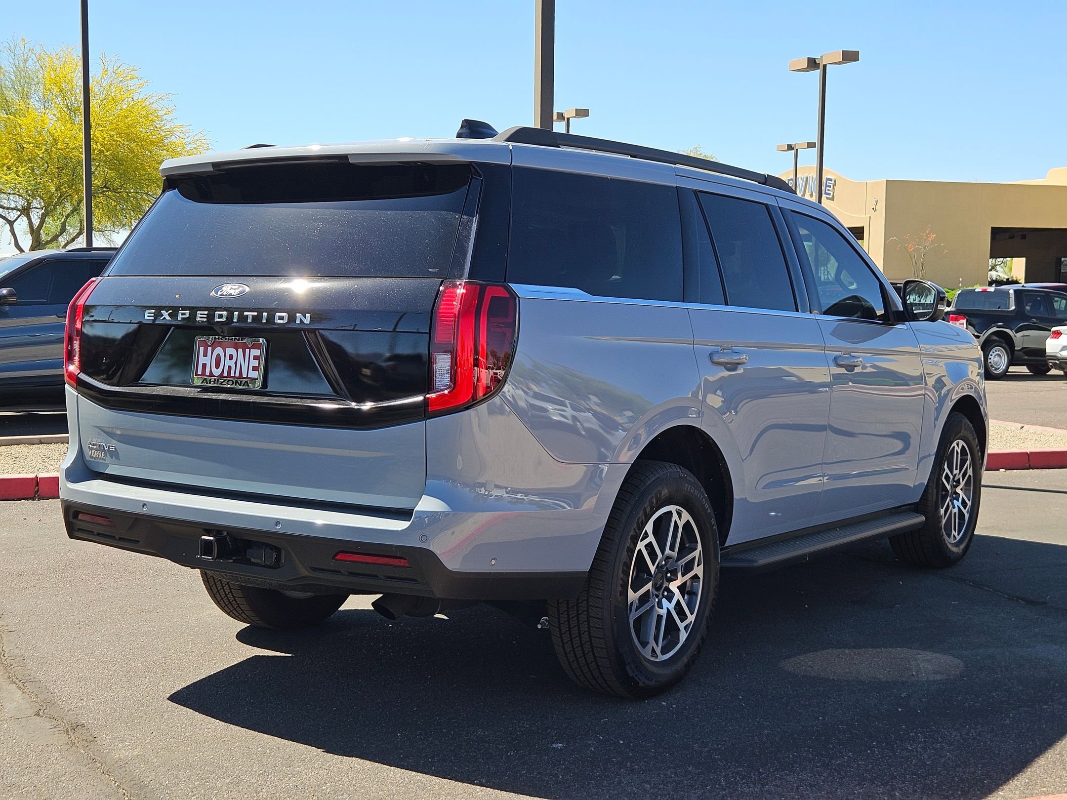 New 2025 Ford Expedition Active image 5