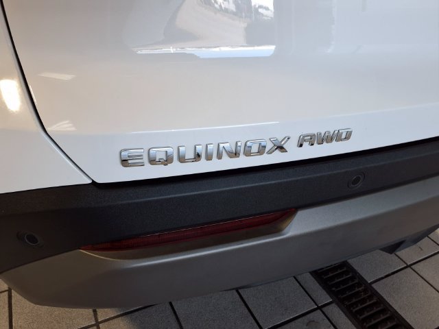 Used 2026 Chevrolet Equinox LT AWD/4WD image 24