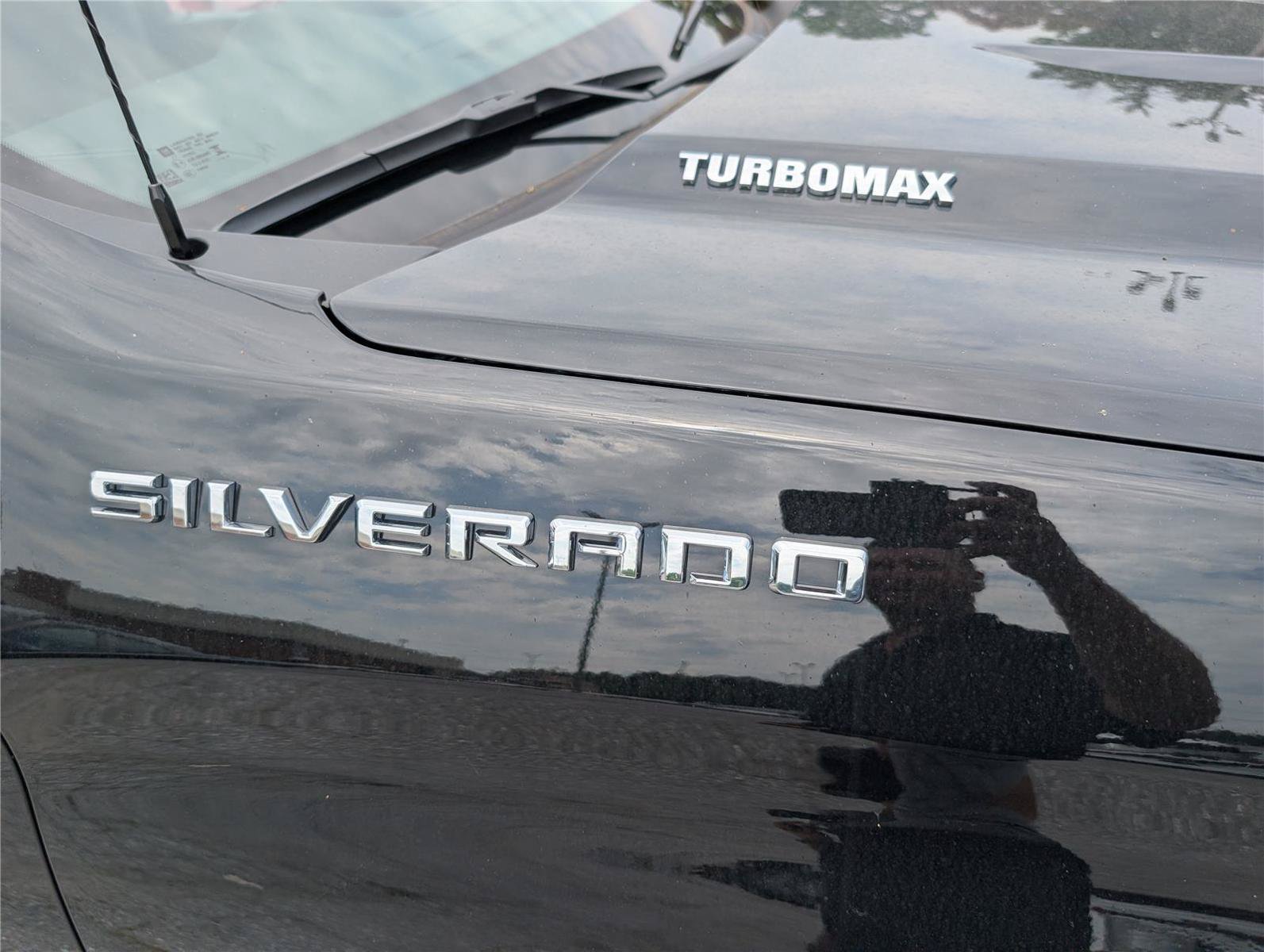 New 2026 Chevrolet Silverado 1500 W/T w/ LPO, Dark Essentials Package AWD/4WD image 6