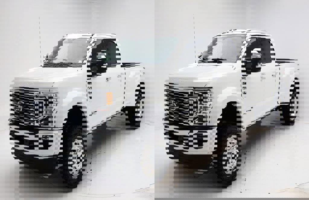 Used 2021 Ford F450 Platinum w/ FX4 Off-Road Package image 2