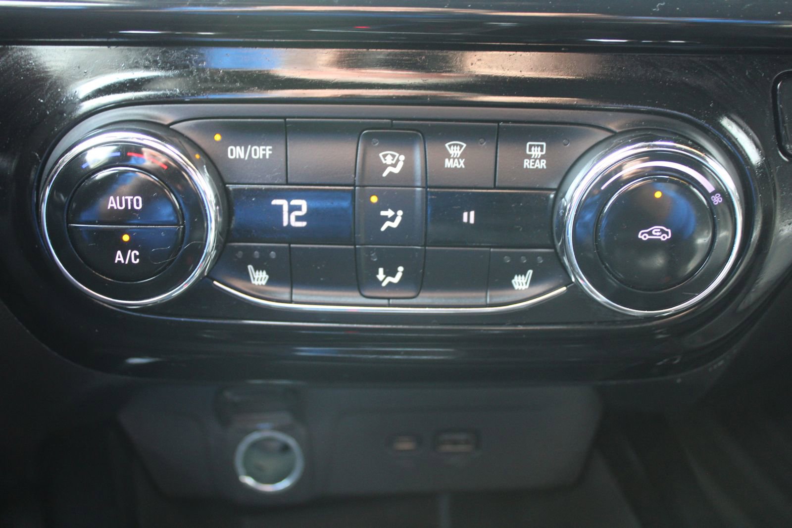 Used 2024 Chevrolet Trax RS image 35