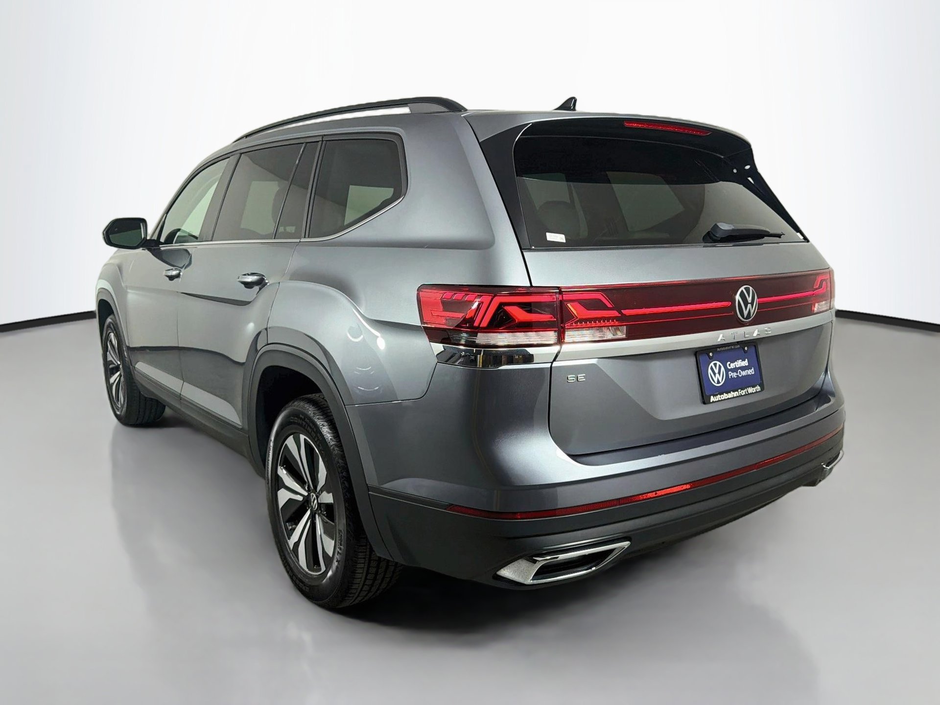 Certified 2024 Volkswagen Atlas SE FWD image 7