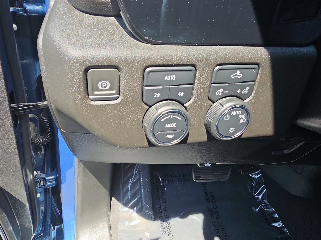 Certified 2024 Chevrolet Silverado 1500 LT AWD/4WD image 25