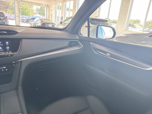 Certified 2024 Cadillac XT5 Luxury w/ LPO, Floor Liner Package AWD/4WD image 60