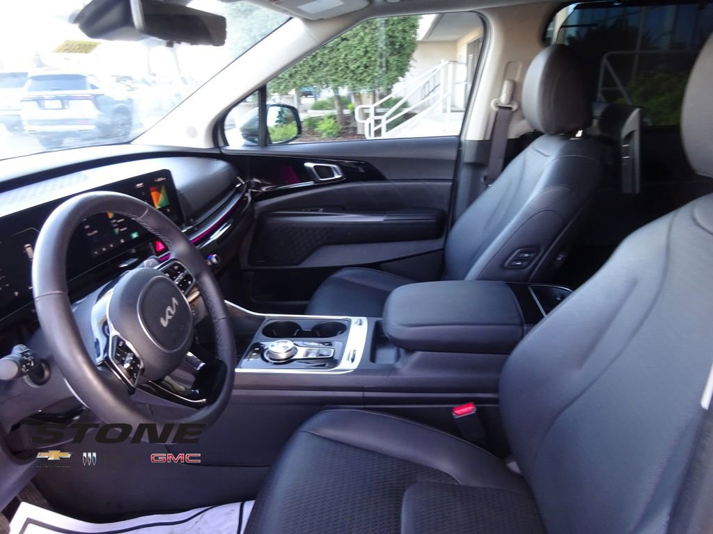 Used 2025 Kia Carnival SX Prestige image 13