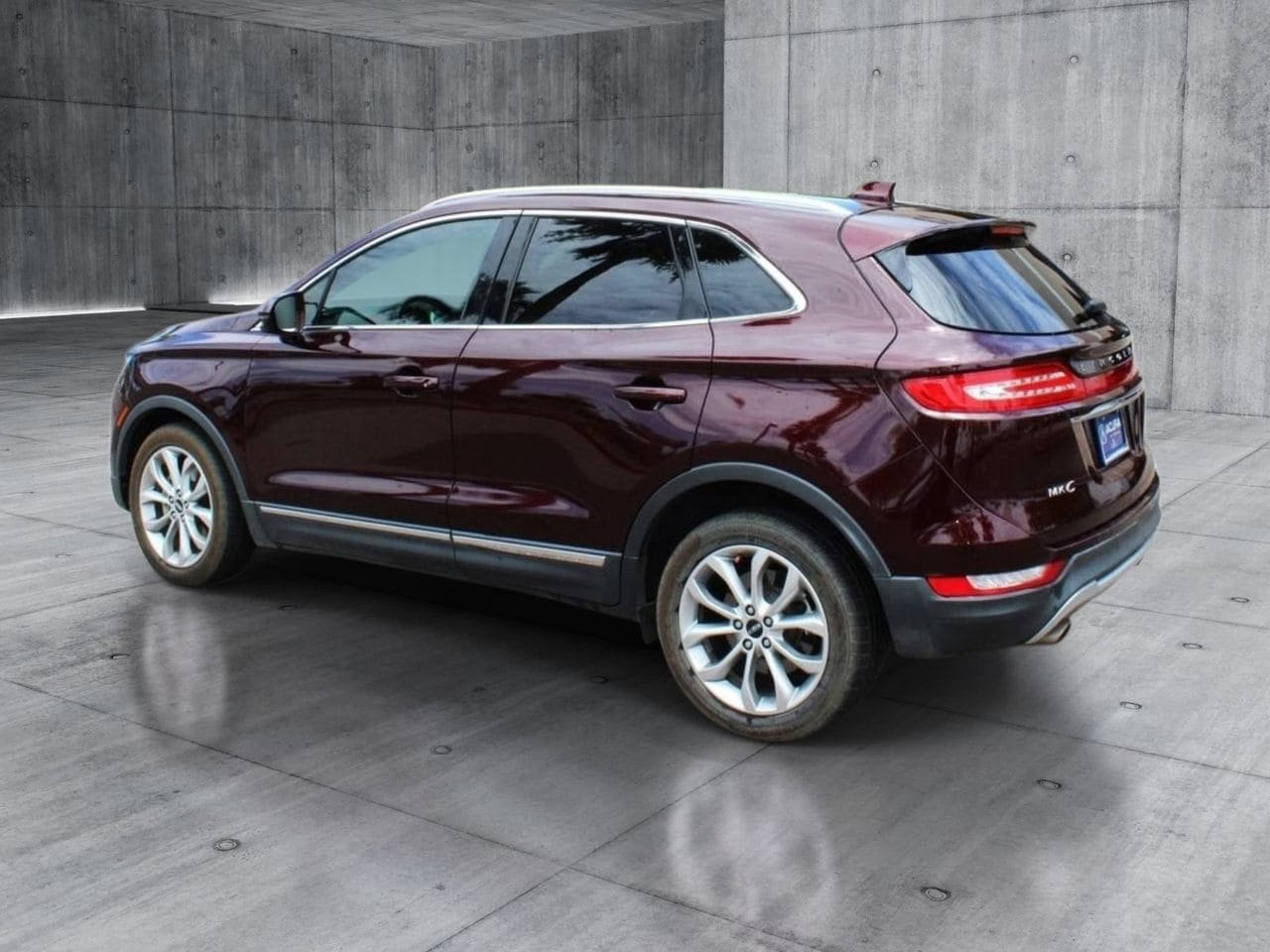 Used 2019 Lincoln MKC Select w/ Select Plus Package FWD image 3