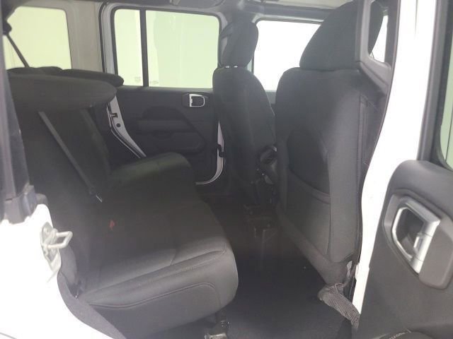 Used 2019 Jeep Wrangler Unlimited Sahara w/ Safety Group AWD/4WD image 15