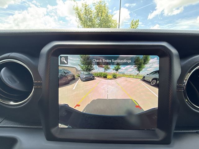 Used 2022 Jeep Gladiator Overland AWD/4WD image 17