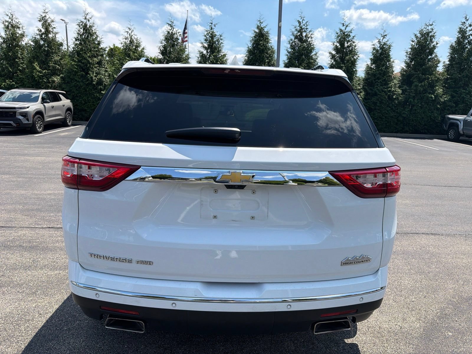 Used 2018 Chevrolet Traverse High Country w/ LPO, Floor Liner Package AWD/4WD image 4