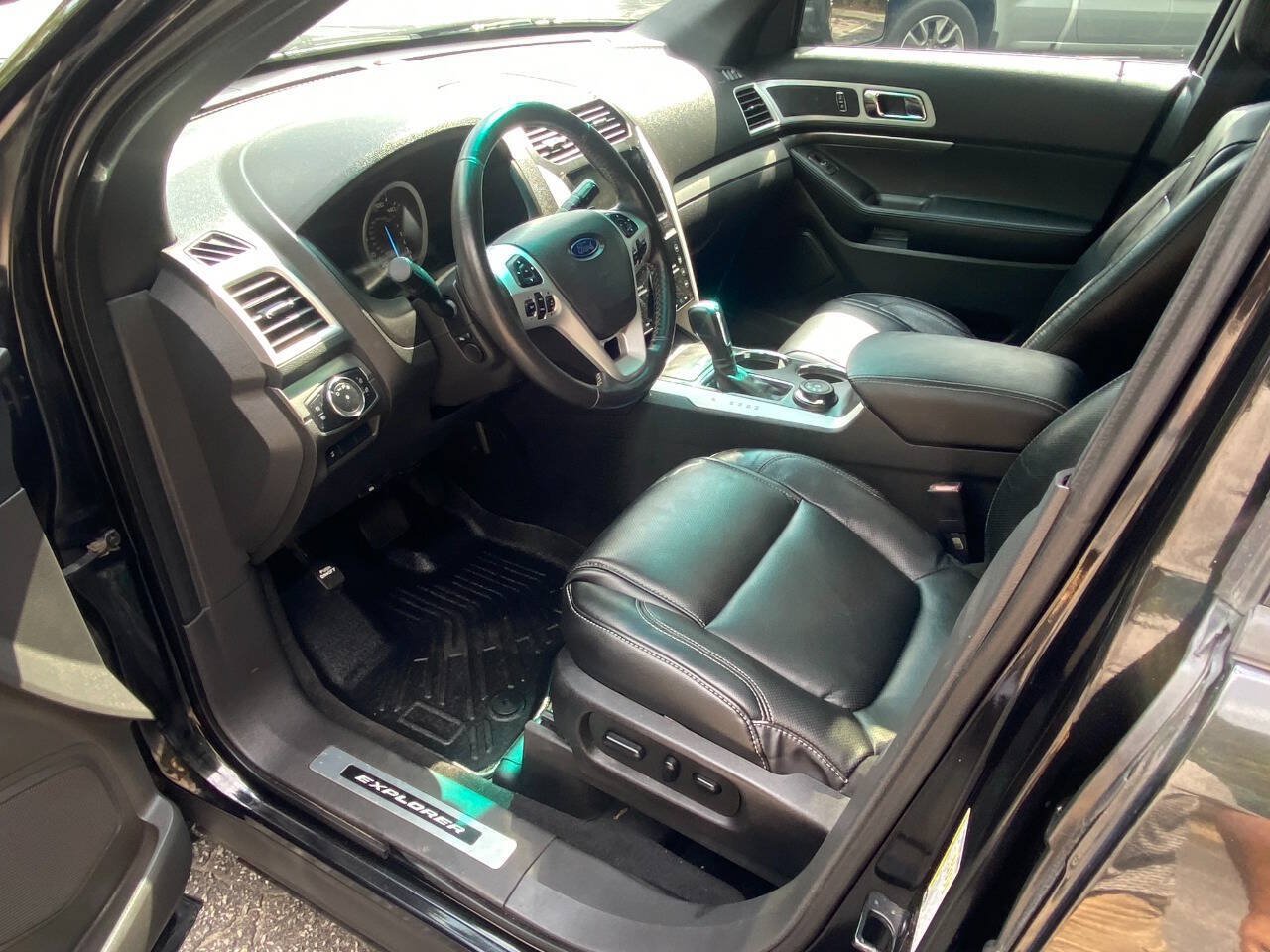 Used 2014 Ford Explorer Sport w/ Equipment Group 401A AWD/4WD image 10