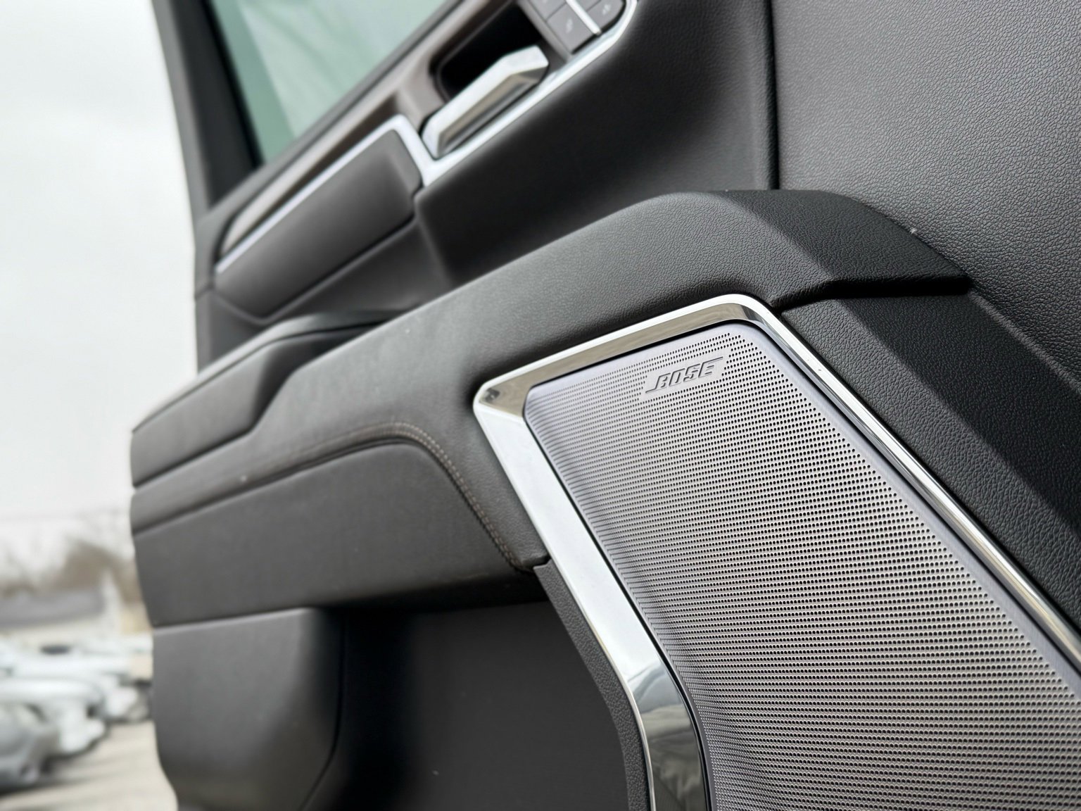 Used 2024 Chevrolet Silverado 2500 High Country w/ Midnight Edition image 9