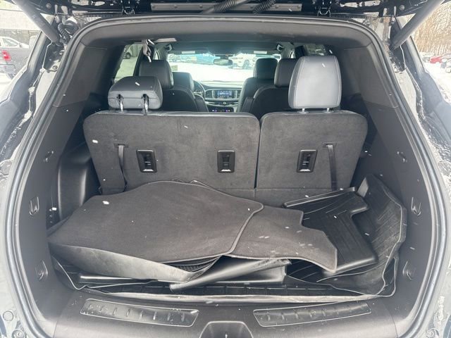 Used 2023 Buick Enclave Essence image 10