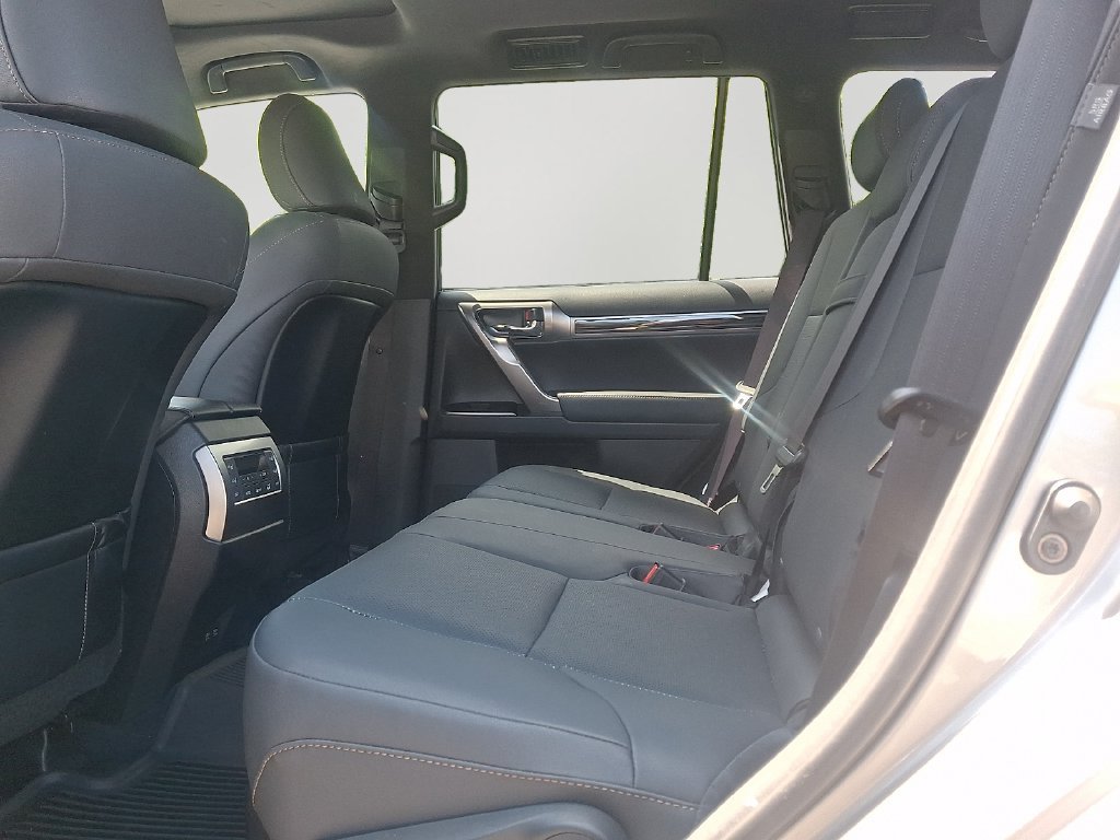 Certified 2023 Lexus GX 460 Premium w/ Premium Package AWD/4WD image 8