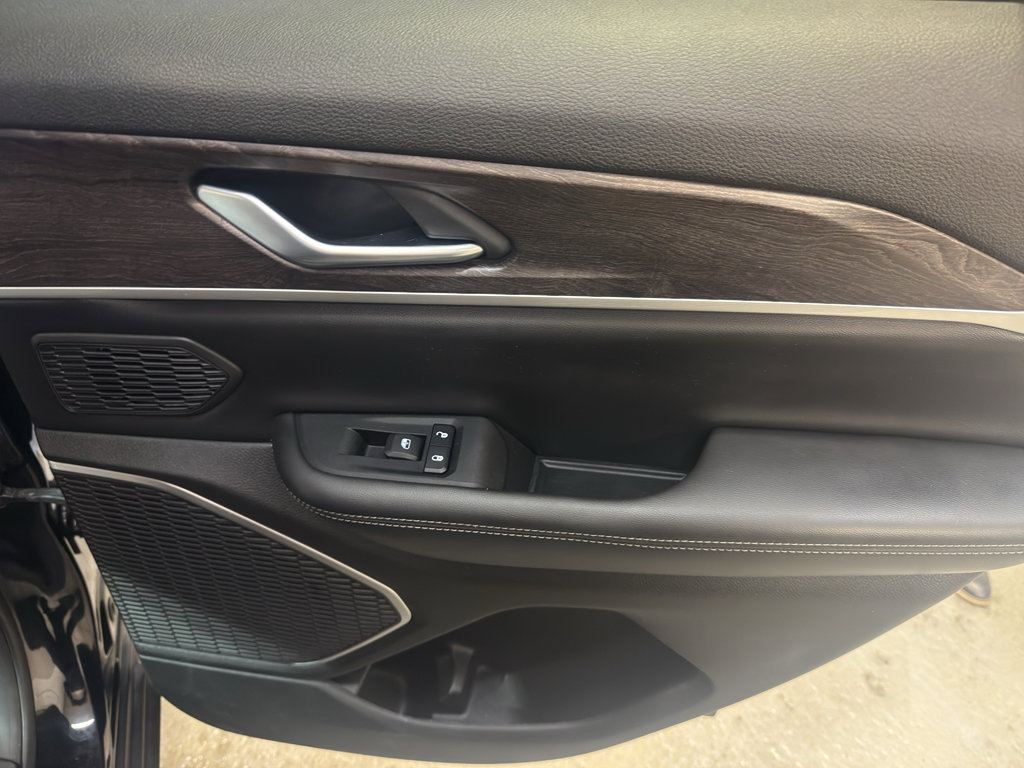 Used 2023 Jeep Grand Cherokee 4WD 4xe image 24